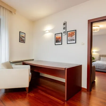 Royal Retreat Luxury Lazienki Park Apartment *
