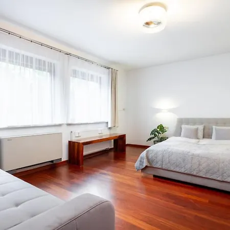 Royal Retreat Luxury Lazienki Park Warsaw
